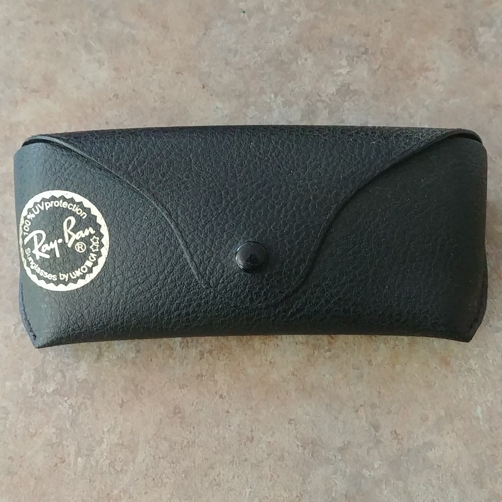 Ray-Ban Case & Cleaning Cloth